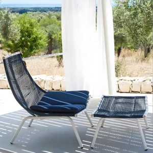 Outdoor woven lounge chair with sleek black design set